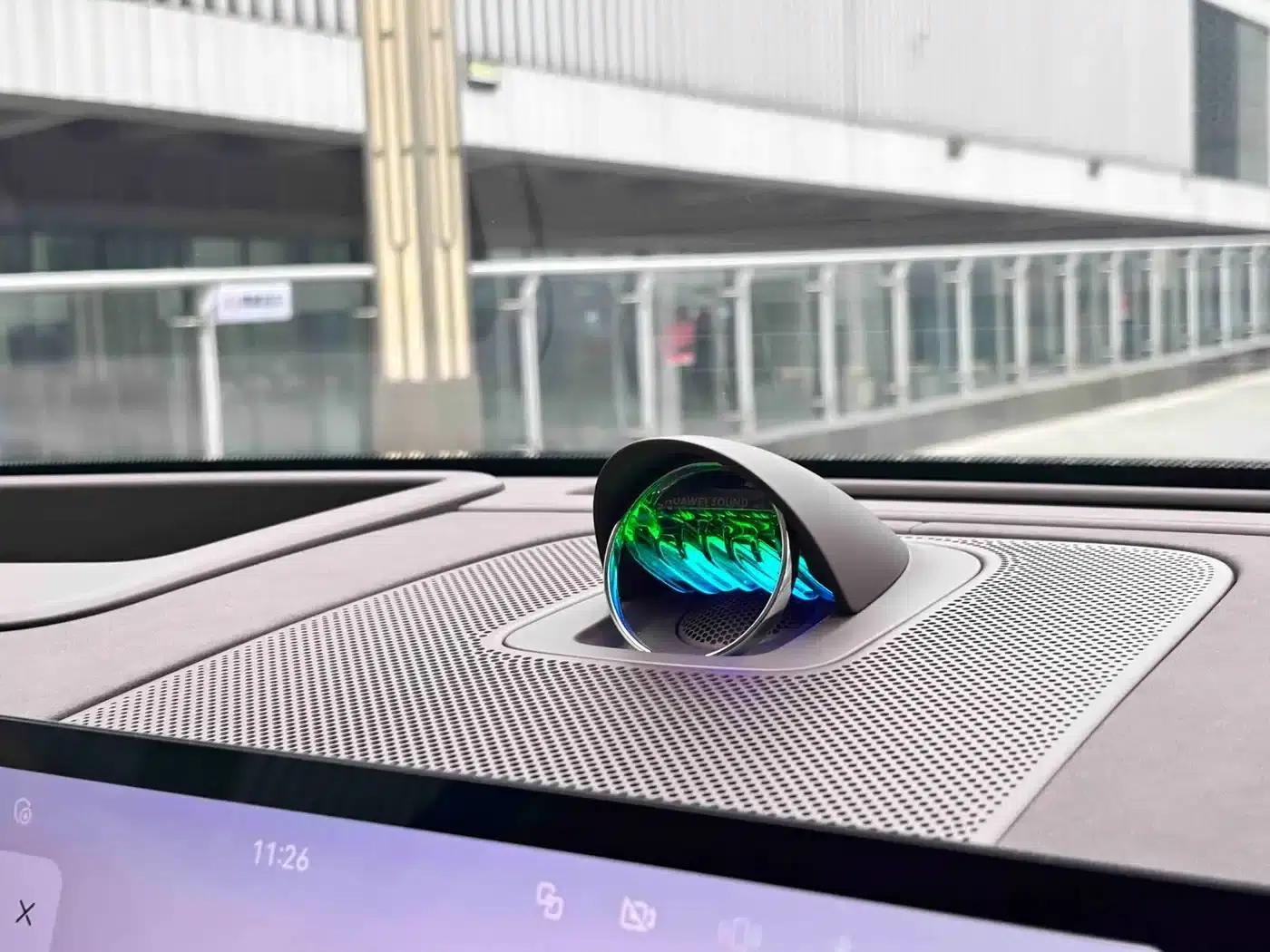Wenjie M8 2025 Ultra Extended Range Edition (53.4kWh, 6-seater, 192-line LiDAR) — миниатюра 29
