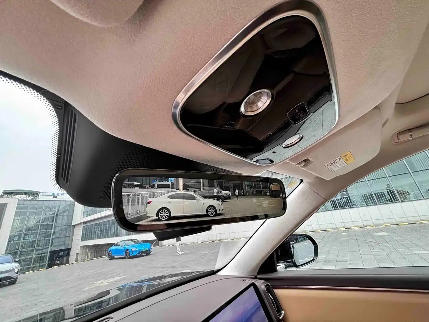 Wenjie M8 2025 Ultra Extended Range Edition (53.4kWh, 6-seater, 192-line LiDAR) — миниатюра 33