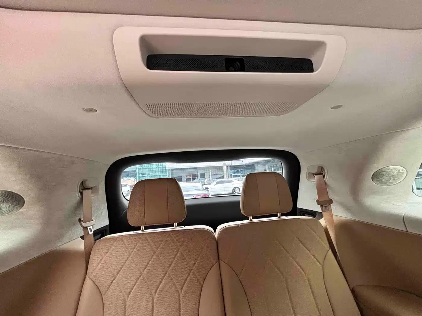 Wenjie M8 2025 Ultra Extended Range Edition (53.4kWh, 6-seater, 192-line LiDAR) — миниатюра 38
