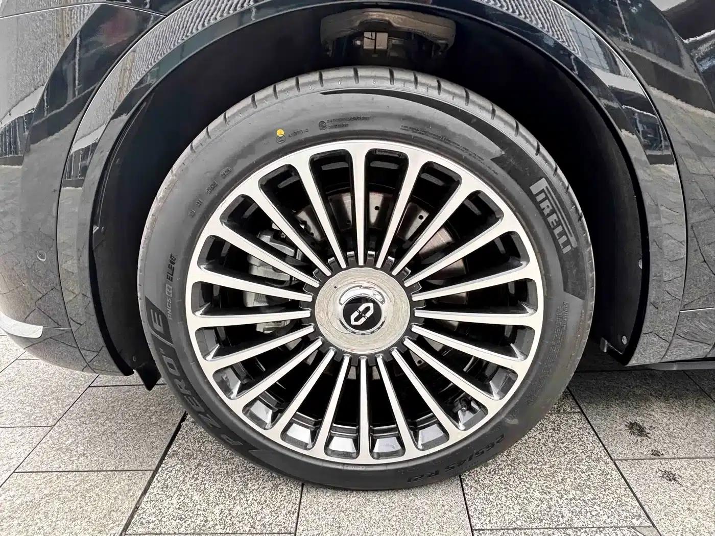 Wenjie M8 2025 Ultra Extended Range Edition (53.4kWh, 6-seater, 192-line LiDAR) — миниатюра 10