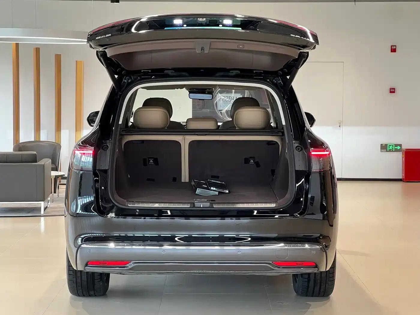 Wenjie M8 2025 Pure Electric Max+ 5-Seat 4WD Version (192-line LiDAR) — миниатюра 16