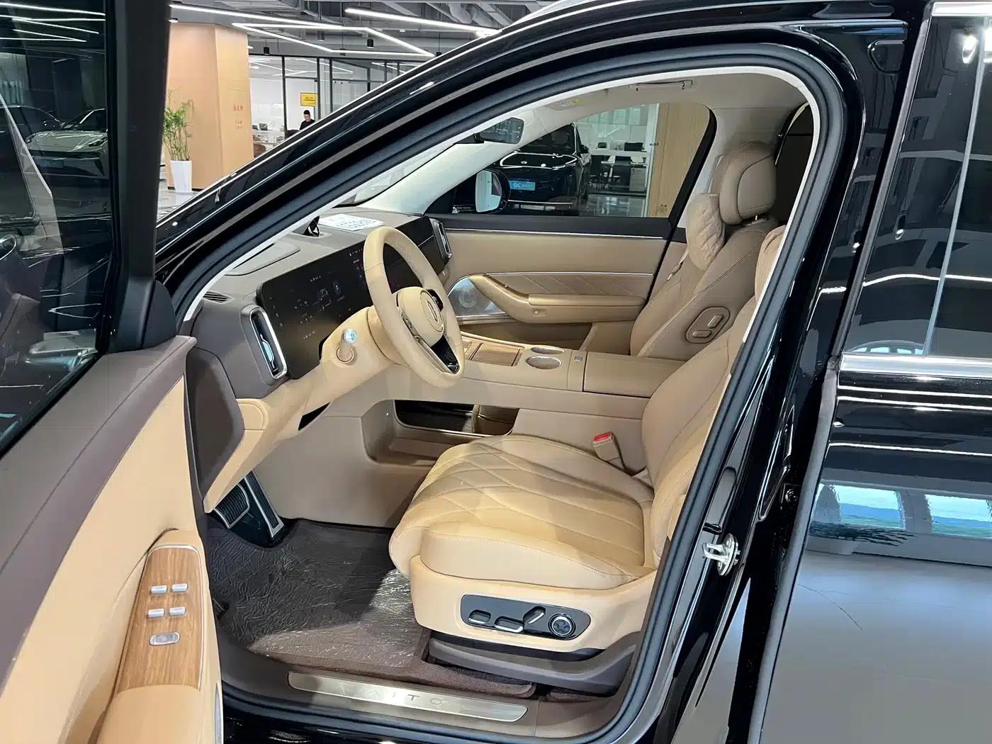 Wenjie M8 2025 Pure Electric Max+ 5-Seat 4WD Version (192-line LiDAR) — миниатюра 8