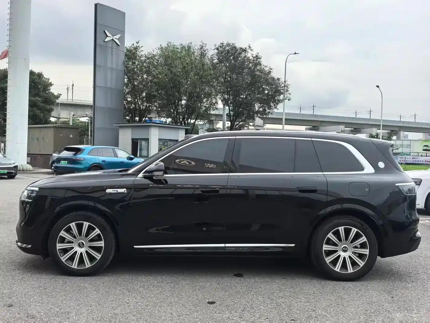 Wenjie M8 2025 Range Extended Max+ Version 53.4kWh 5-Seat Version (192-line LiDAR) — миниатюра 1