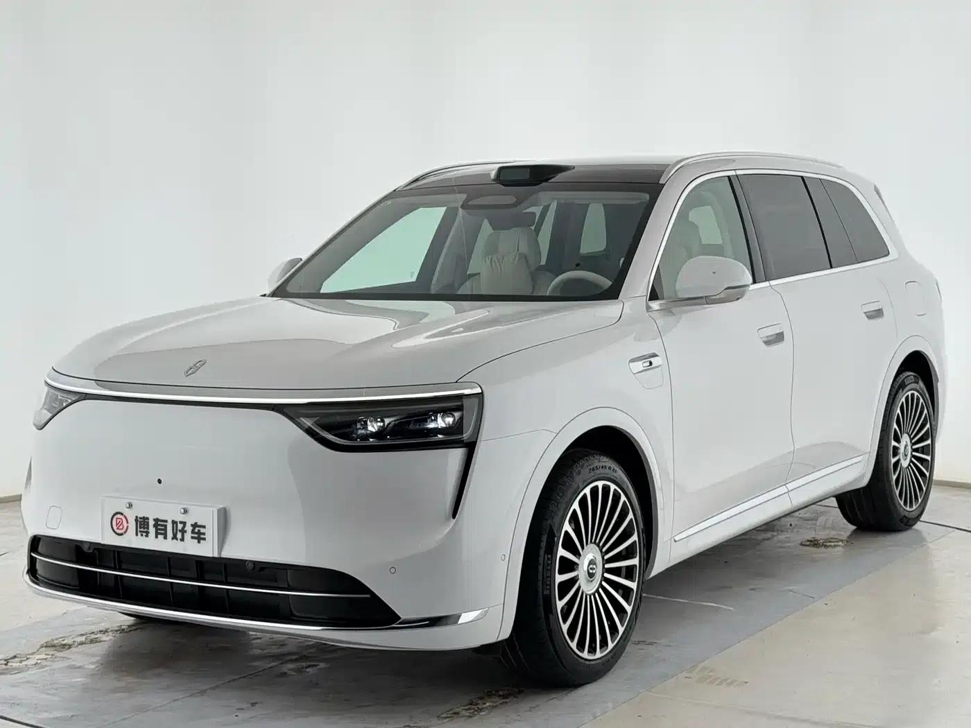 Wenjie M8 2025 Extended Range Max+ Version (53.4kWh, 5-seater, 192-line LiDAR) — миниатюра 1