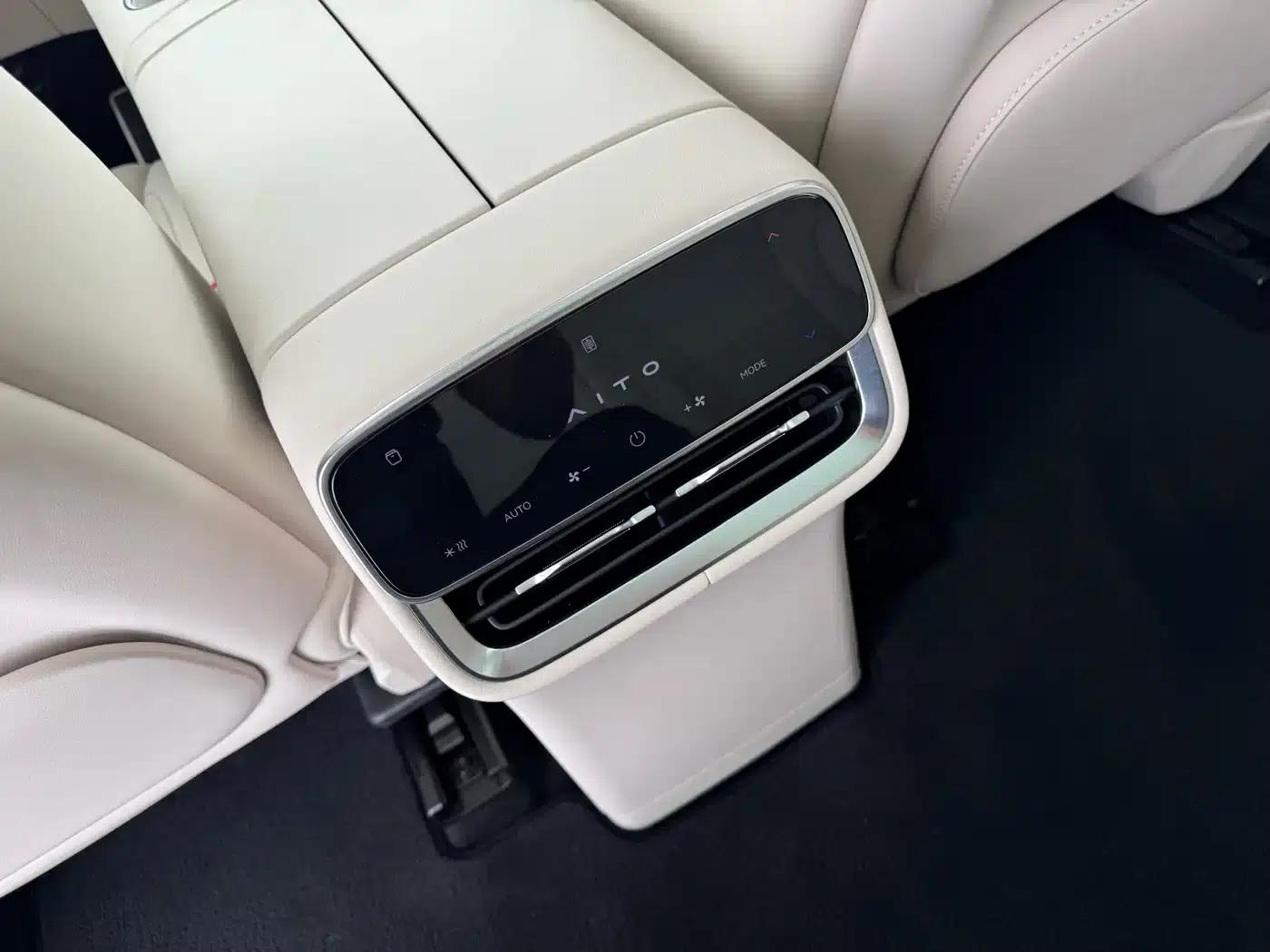Wenjie M8 2025 Extended Range Max+ Version (53.4kWh, 5-seater, 192-line LiDAR) — миниатюра 14