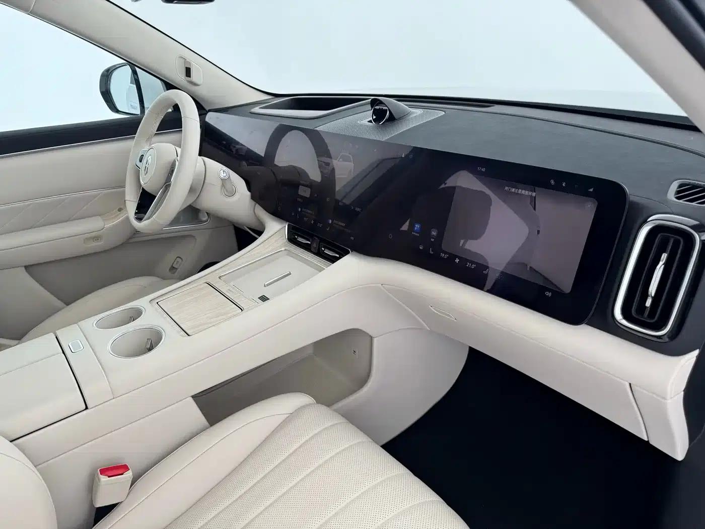 Wenjie M8 2025 Extended Range Max+ Version (53.4kWh, 5-seater, 192-line LiDAR) — миниатюра 9