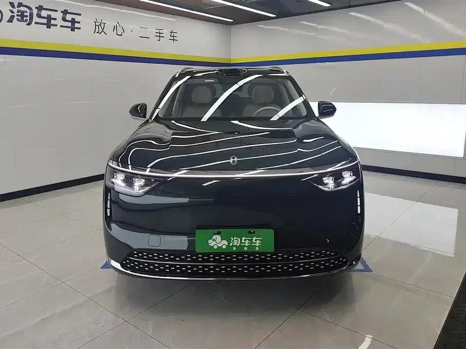Wenjie M8 2025 Extended Range Max Edition 37kWh 5-Seat Version (192-line LiDAR) — миниатюра 2