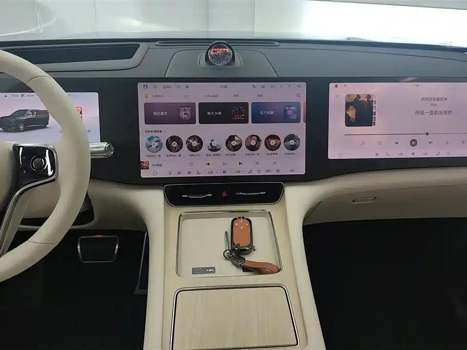 Wenjie M8 2025 Extended Range Max Edition 37kWh 5-Seat Version (192-line LiDAR) — миниатюра 13
