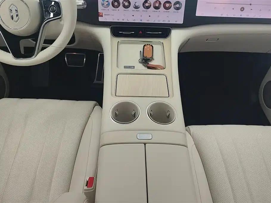 Wenjie M8 2025 Extended Range Max Edition 37kWh 5-Seat Version (192-line LiDAR) — миниатюра 16