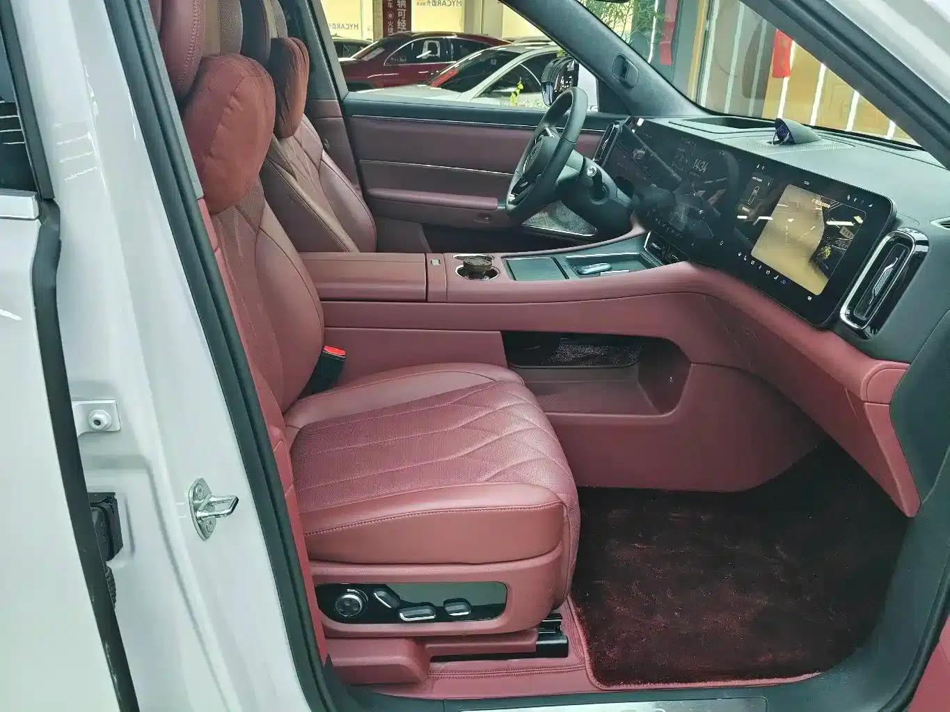 Wenjie M8 2025 Ultra Extended Range Edition (53.4kWh, 6-seater, 192-line LiDAR) — миниатюра 18