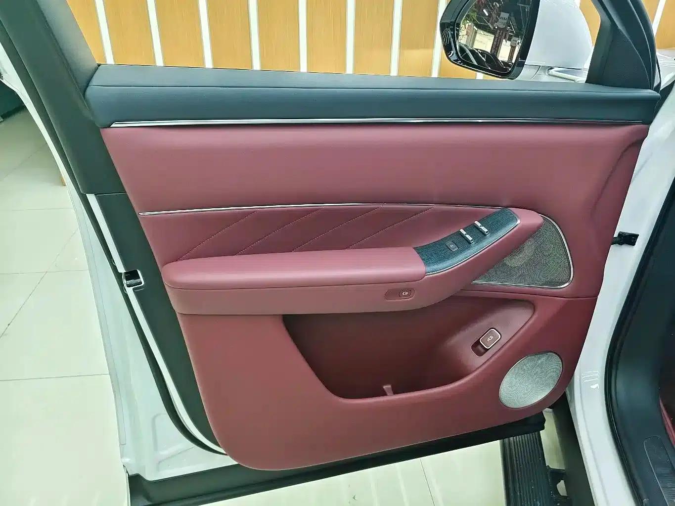 Wenjie M8 2025 Ultra Extended Range Edition (53.4kWh, 6-seater, 192-line LiDAR) — миниатюра 9