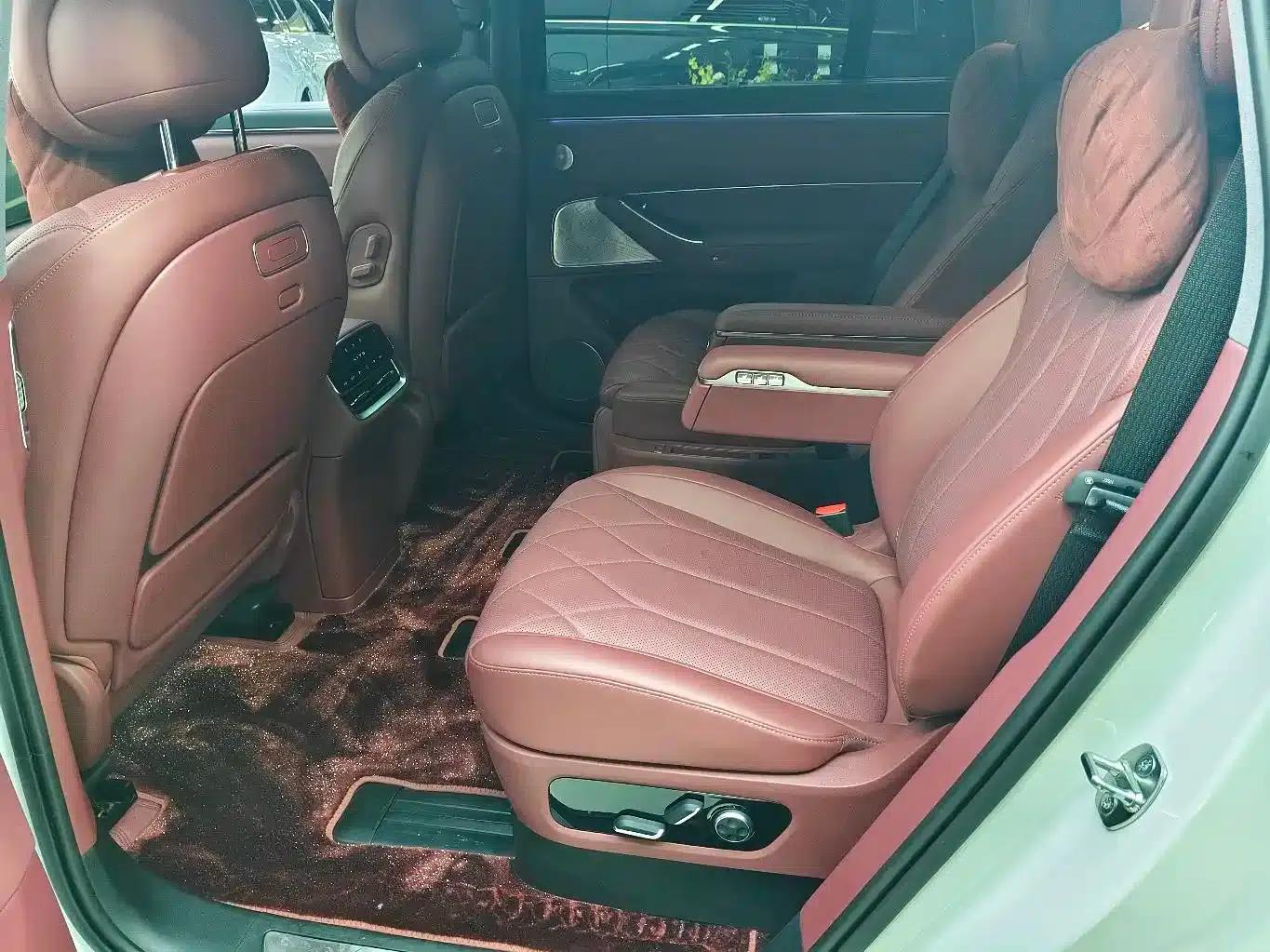 Wenjie M8 2025 Ultra Extended Range Edition (53.4kWh, 6-seater, 192-line LiDAR) — миниатюра 10