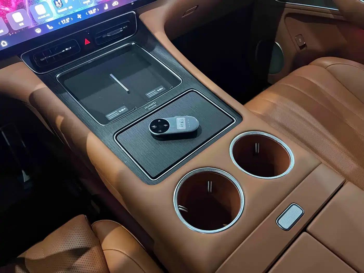 Wenjie M8 2025 Ultra Extended Range Edition (53.4kWh, 5-seater, 192-line LiDAR) — миниатюра 17