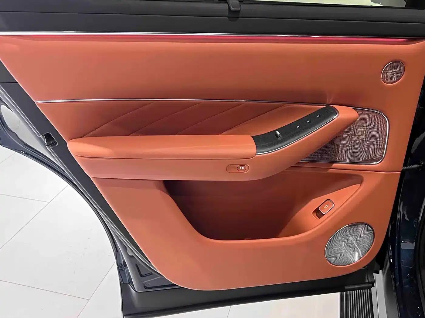 Wenjie M8 2025 Ultra Extended Range Edition (53.4kWh, 5-seater, 192-line LiDAR) — миниатюра 20