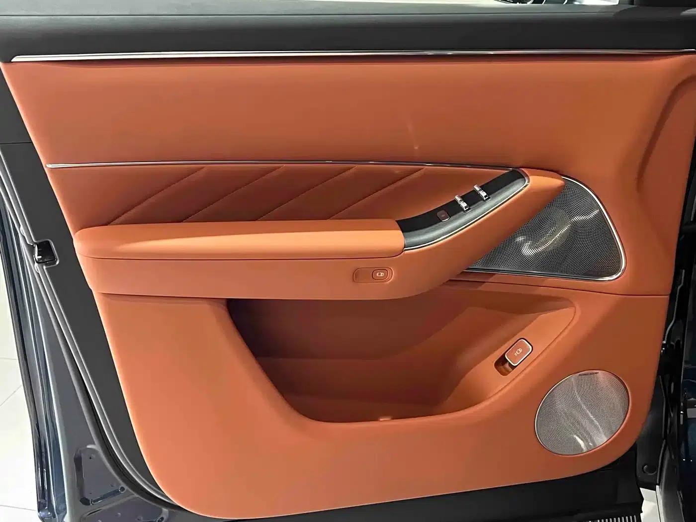 Wenjie M8 2025 Ultra Extended Range Edition (53.4kWh, 5-seater, 192-line LiDAR) — миниатюра 8