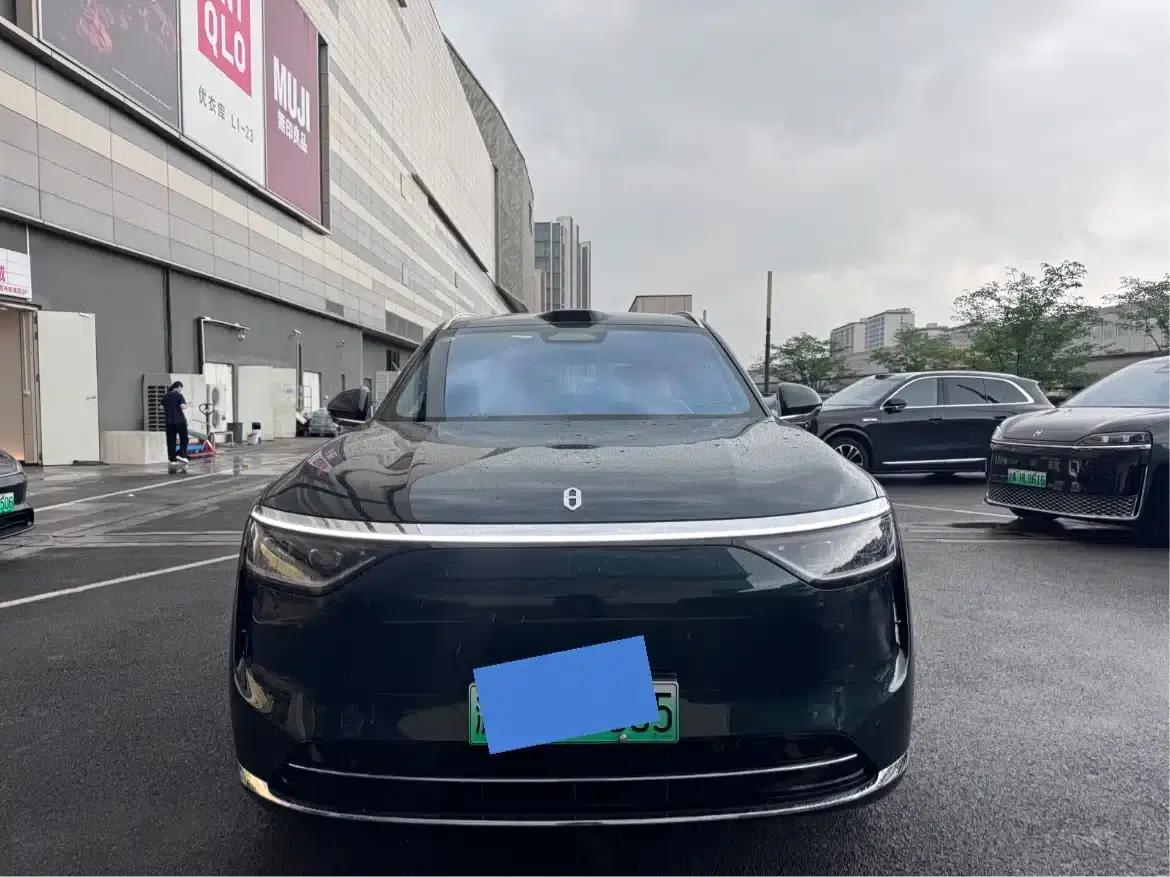 Wenjie M8 2025 Ultra Extended Range Edition (53.4kWh, 6-seater, 192-line LiDAR) — миниатюра 2