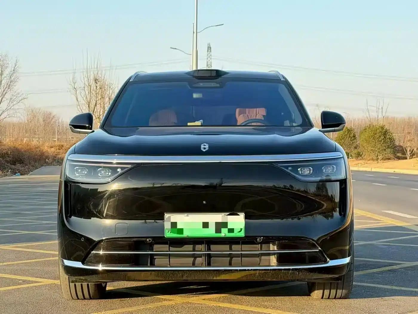 Wenjie M8 2025 Extended Range Max+ Version (53.4kWh, 6-seater, 192-line LiDAR) — миниатюра 1
