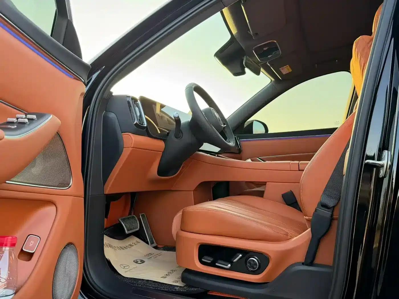 Wenjie M8 2025 Extended Range Max+ Version (53.4kWh, 6-seater, 192-line LiDAR) — миниатюра 4