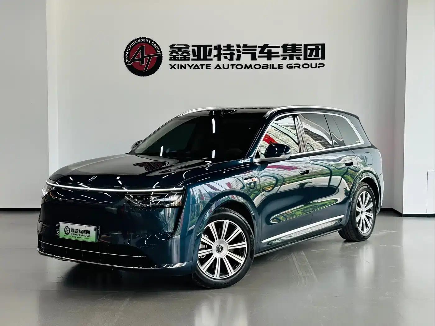 Wenjie M8 2025 Ultra Extended Range Edition (53.4kWh, 6-seater, 192-line LiDAR) — миниатюра 2