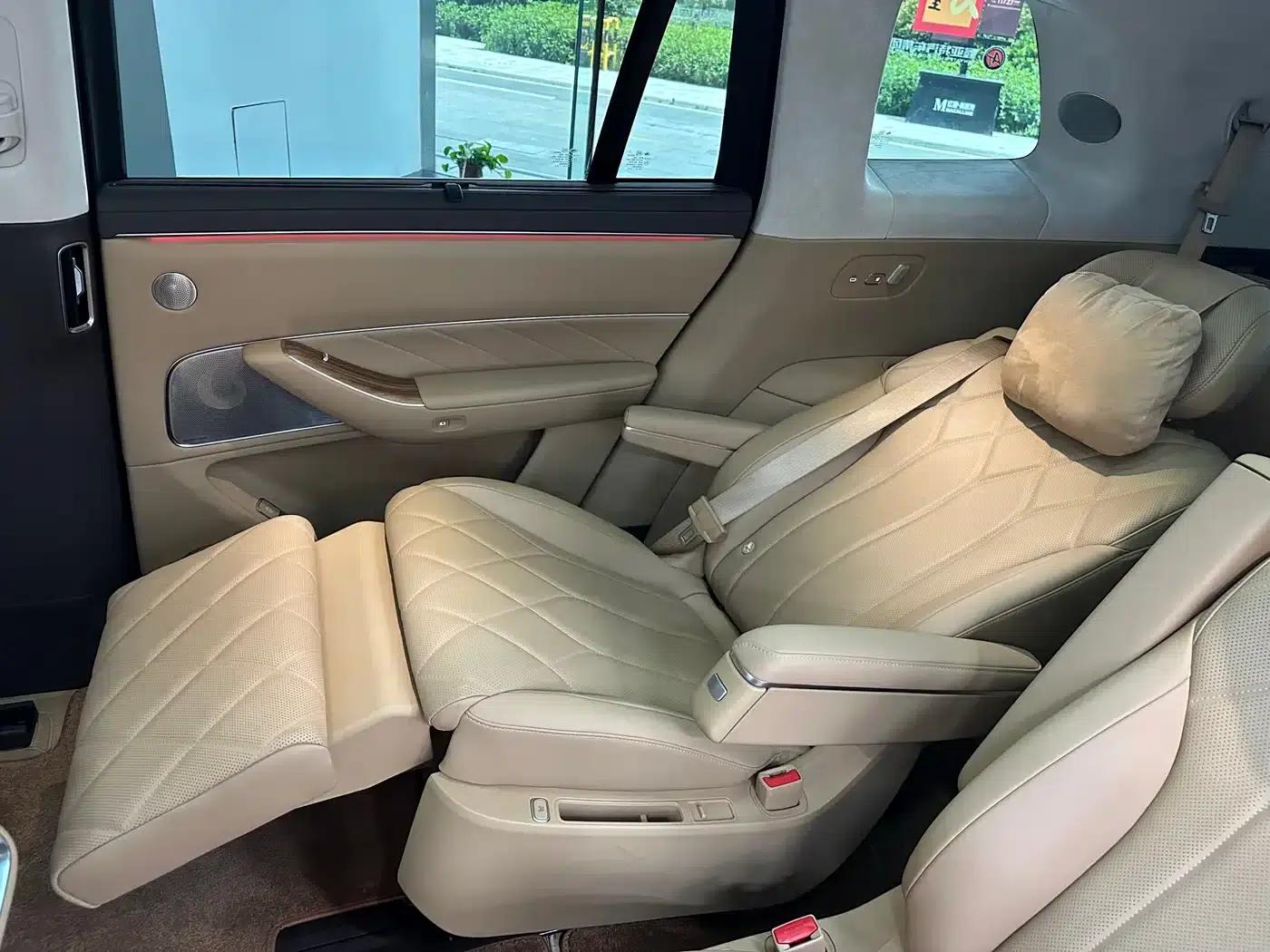 Wenjie M8 2025 Ultra Extended Range Edition (53.4kWh, 6-seater, 192-line LiDAR) — миниатюра 26