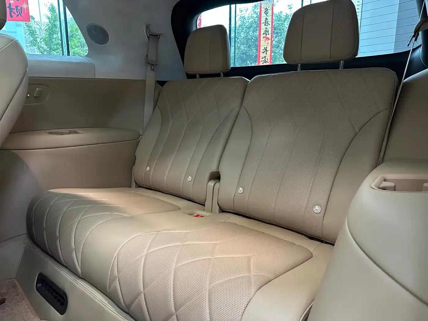 Wenjie M8 2025 Ultra Extended Range Edition (53.4kWh, 6-seater, 192-line LiDAR) — миниатюра 27