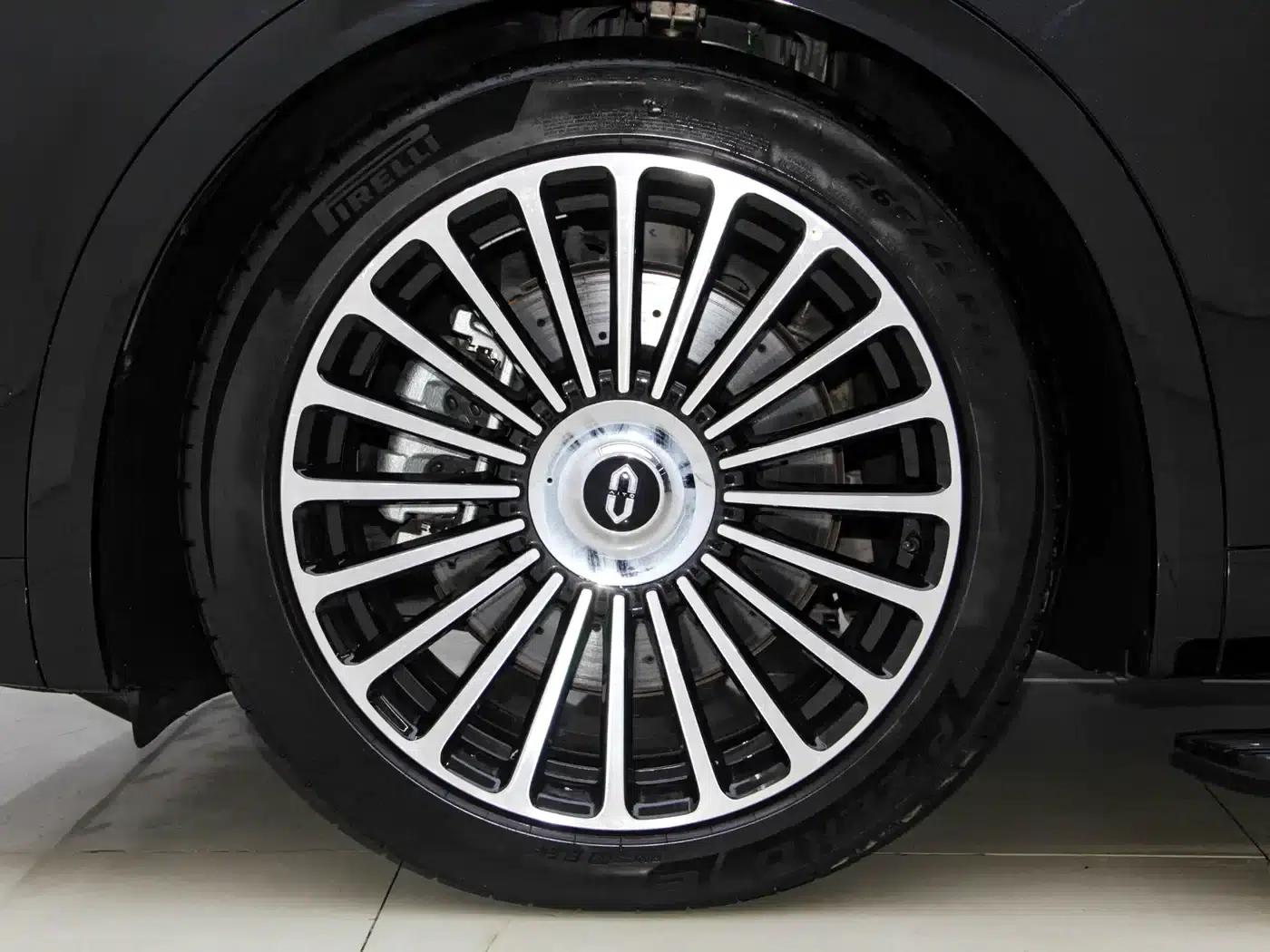 Wenjie M8 2025 Extended Range Ultra Edition 53.4kWh 5-Seat Version (192-line LiDAR) — миниатюра 13