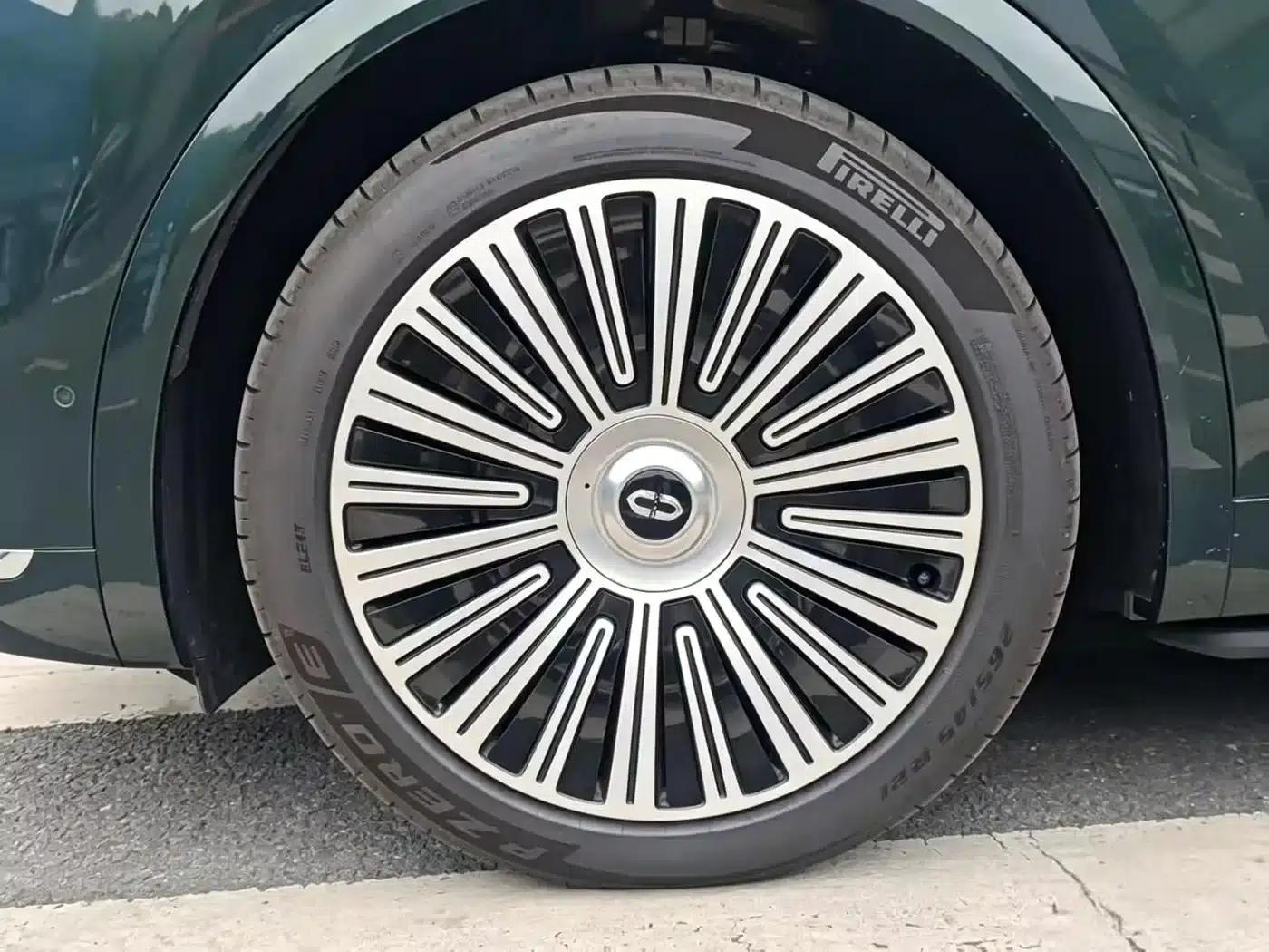 Wenjie M8 2025 Range Extended Ultra Edition 53.4kWh 6-Seat Version (192-line LiDAR) — миниатюра 4