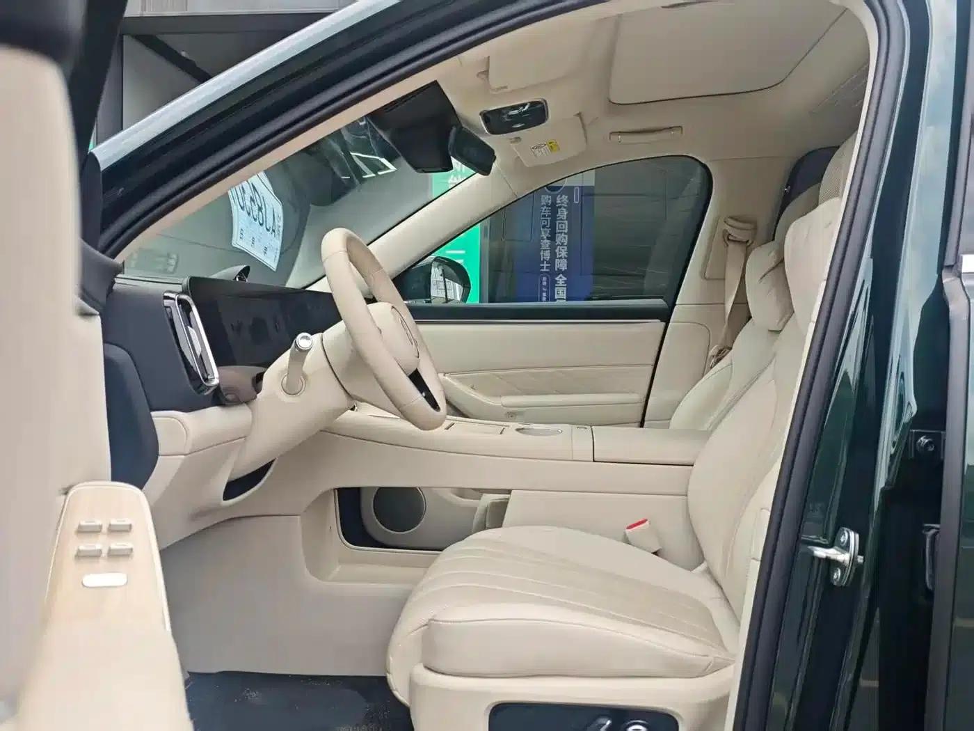 Wenjie M8 2025 Range Extended Ultra Edition 53.4kWh 6-Seat Version (192-line LiDAR) — миниатюра 6