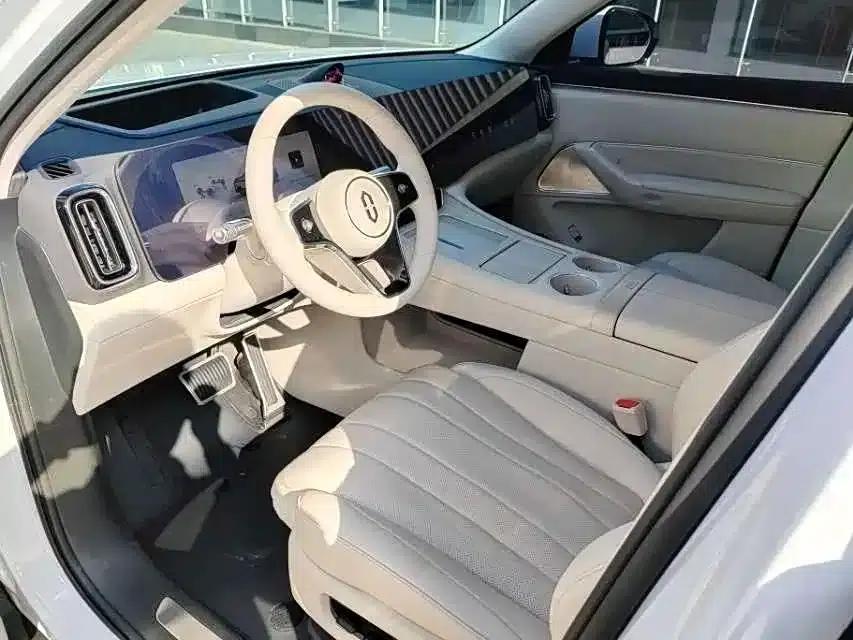 Wenjie M8 2025 Extended Range Max+ Version 53.4kWh 6-Seat Version (192-line LiDAR) — миниатюра 2