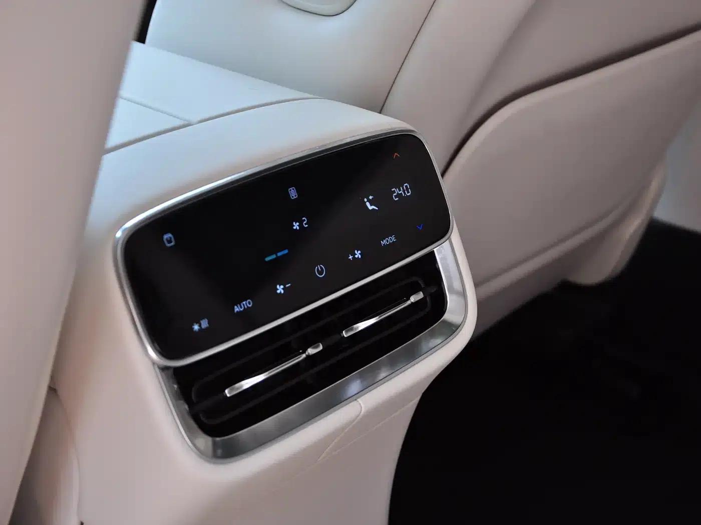 Wenjie M8 2025 Extended Range Max Edition 37kWh 5-Seat Version (192-line LiDAR) — миниатюра 12