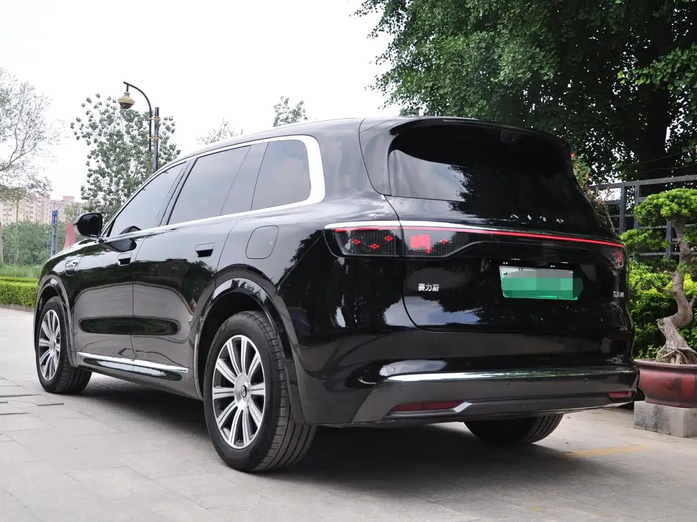 Wenjie M8 2025 Extended Range Max Edition 37kWh 5-Seat Version (192-line LiDAR) — миниатюра 4