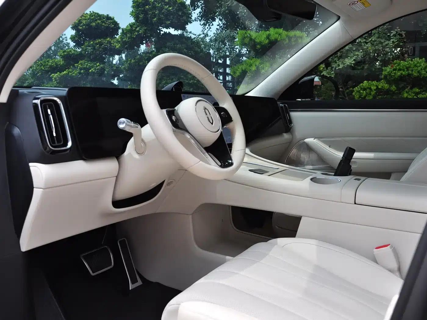 Wenjie M8 2025 Extended Range Max Edition 37kWh 5-Seat Version (192-line LiDAR) — миниатюра 6