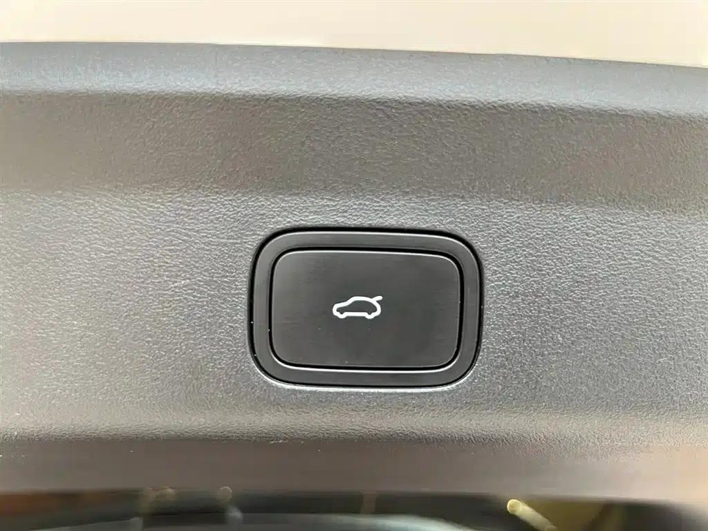 Wenjie M8 2025 Extended Range Max+ Version (53.4kWh, 6-seater, 192-line LiDAR) — миниатюра 11
