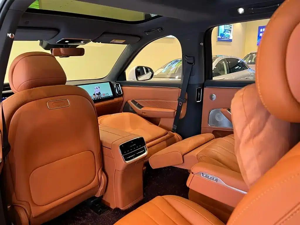 Wenjie M8 2025 Extended Range Max+ Version (53.4kWh, 6-seater, 192-line LiDAR) — миниатюра 30