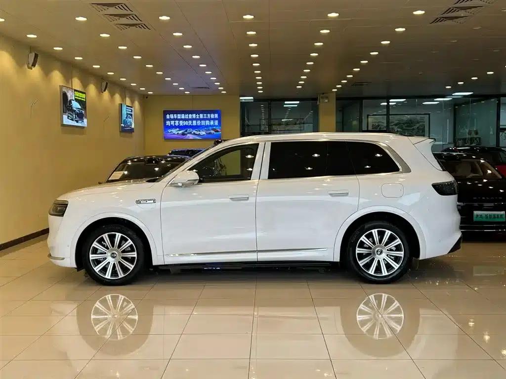 Wenjie M8 2025 Extended Range Max+ Version (53.4kWh, 6-seater, 192-line LiDAR) — миниатюра 4