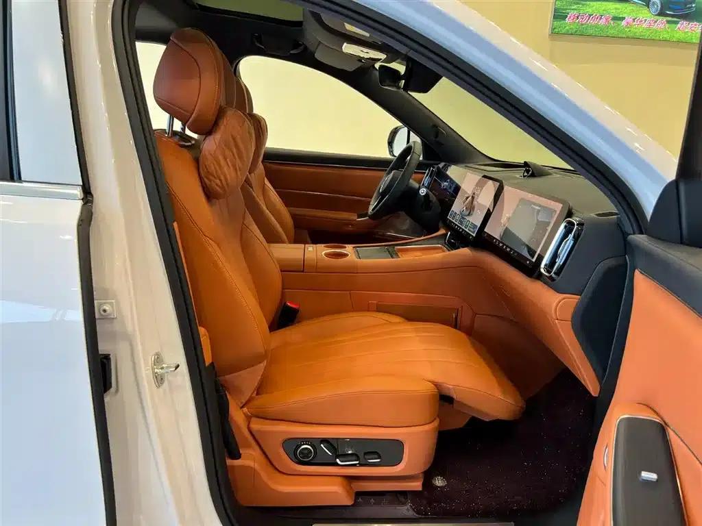 Wenjie M8 2025 Extended Range Max+ Version (53.4kWh, 6-seater, 192-line LiDAR) — миниатюра 35