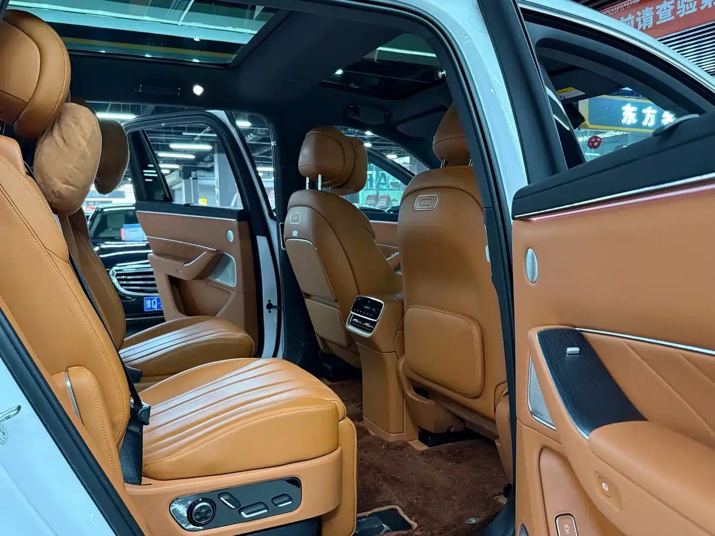 Wenjie M8 2025 Extended Range Max+ Version (53.4kWh, 6-seater, 192-line LiDAR) — миниатюра 15