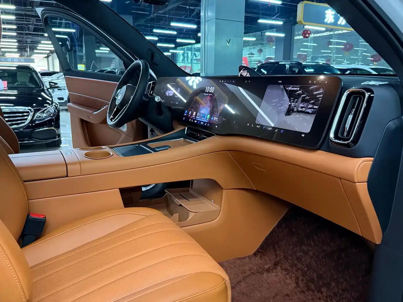 Wenjie M8 2025 Extended Range Max+ Version (53.4kWh, 6-seater, 192-line LiDAR) — миниатюра 16