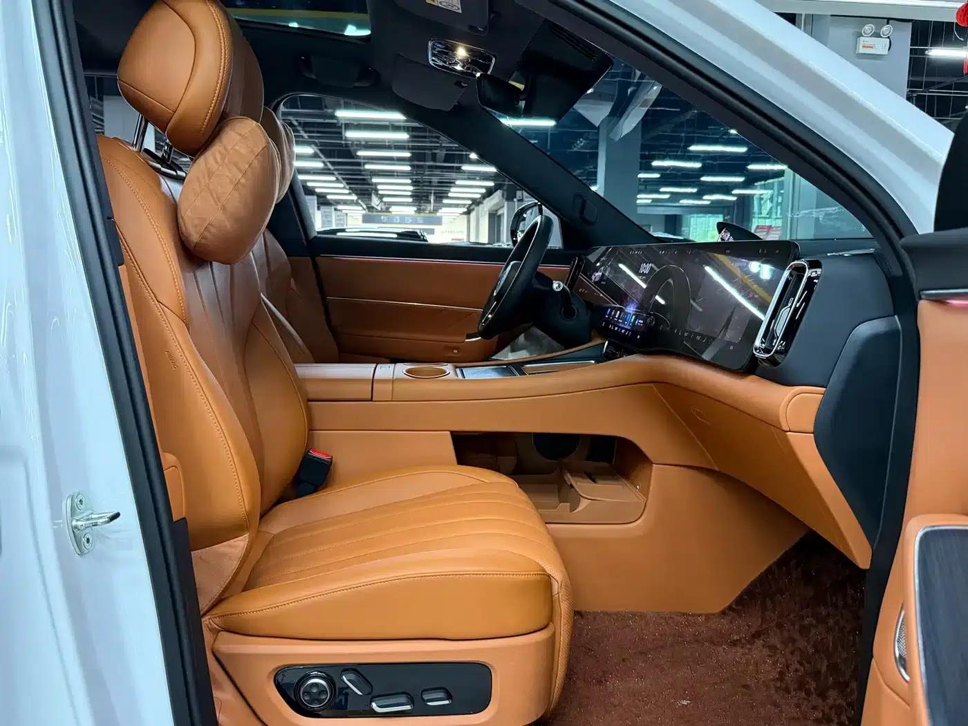 Wenjie M8 2025 Extended Range Max+ Version (53.4kWh, 6-seater, 192-line LiDAR) — миниатюра 17