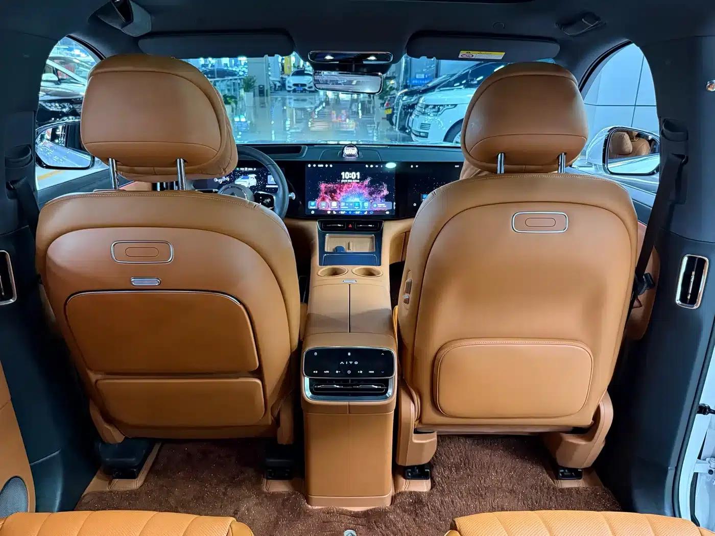 Wenjie M8 2025 Extended Range Max+ Version (53.4kWh, 6-seater, 192-line LiDAR) — миниатюра 18