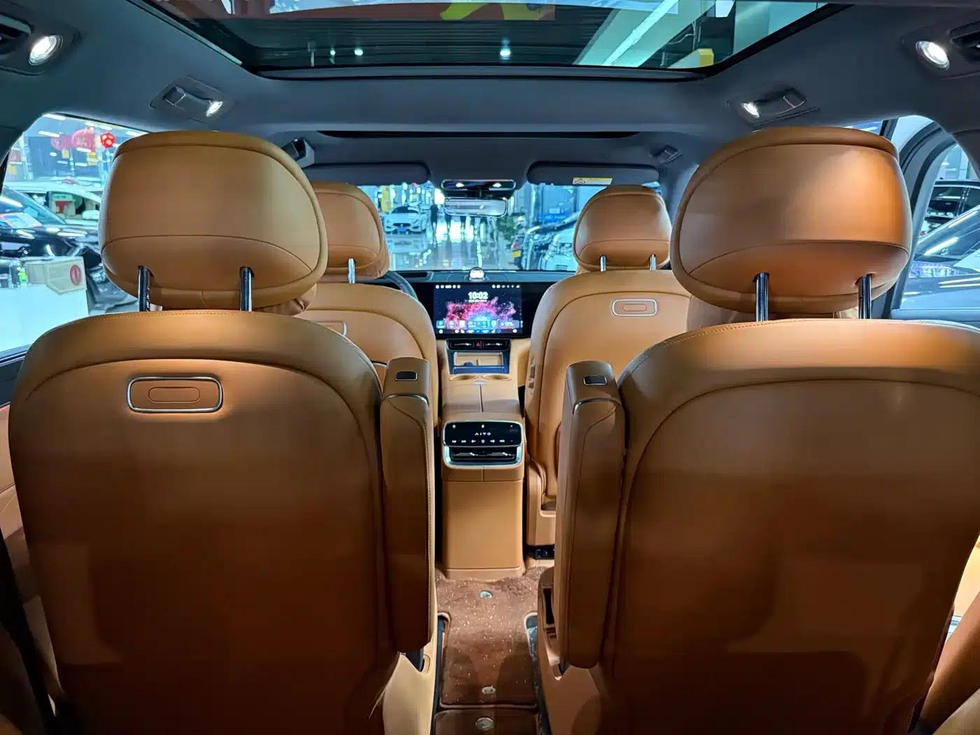 Wenjie M8 2025 Extended Range Max+ Version (53.4kWh, 6-seater, 192-line LiDAR) — миниатюра 19