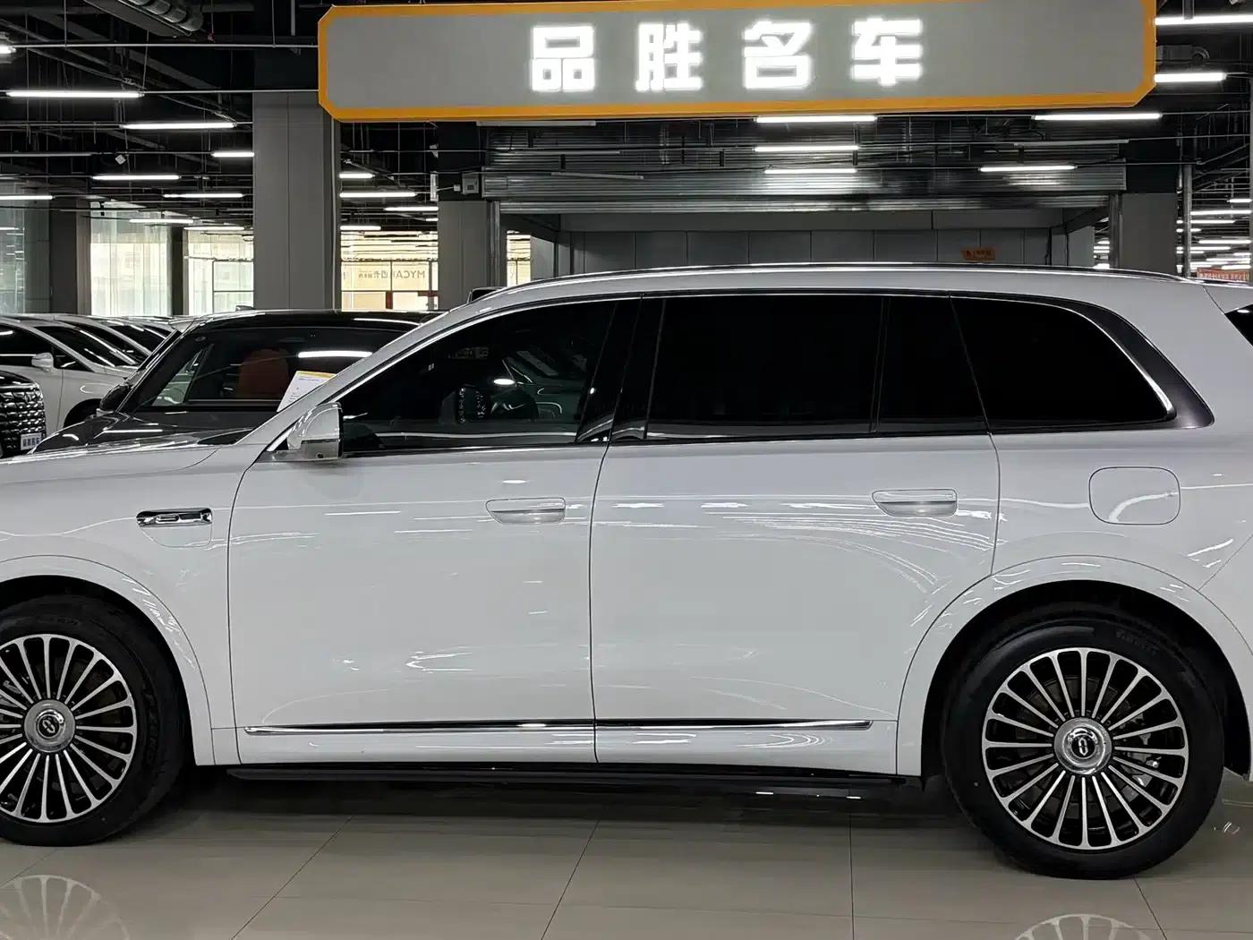 Wenjie M8 2025 Extended Range Max+ Version (53.4kWh, 6-seater, 192-line LiDAR) — миниатюра 4