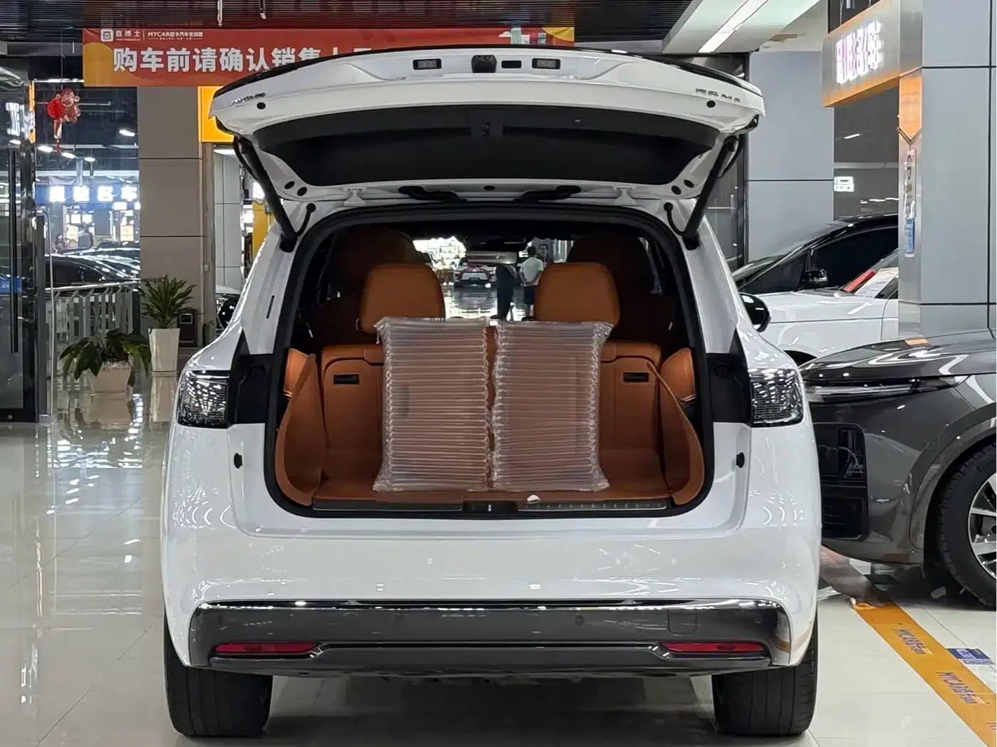 Wenjie M8 2025 Extended Range Max+ Version (53.4kWh, 6-seater, 192-line LiDAR) — миниатюра 6