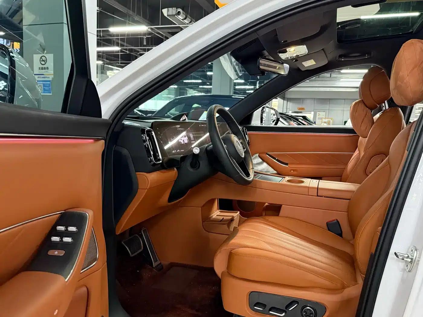 Wenjie M8 2025 Extended Range Max+ Version (53.4kWh, 6-seater, 192-line LiDAR) — миниатюра 7