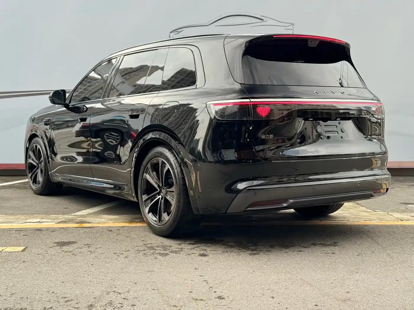 Wenjie M8 2025 Extended Range Max+ Version (53.4kWh, 6-seater, 192-line LiDAR) — миниатюра 4