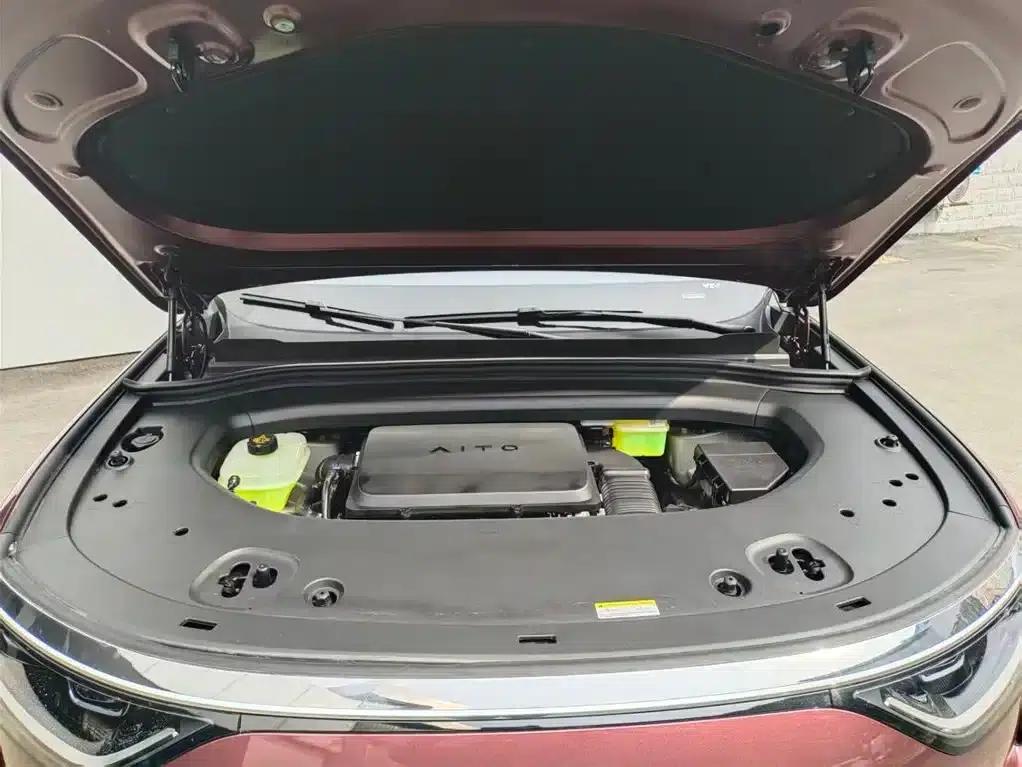 Wenjie M8 2025 Extended Range Ultra Edition 53.4kWh 5-Seat Version (192-line LiDAR) — миниатюра 9