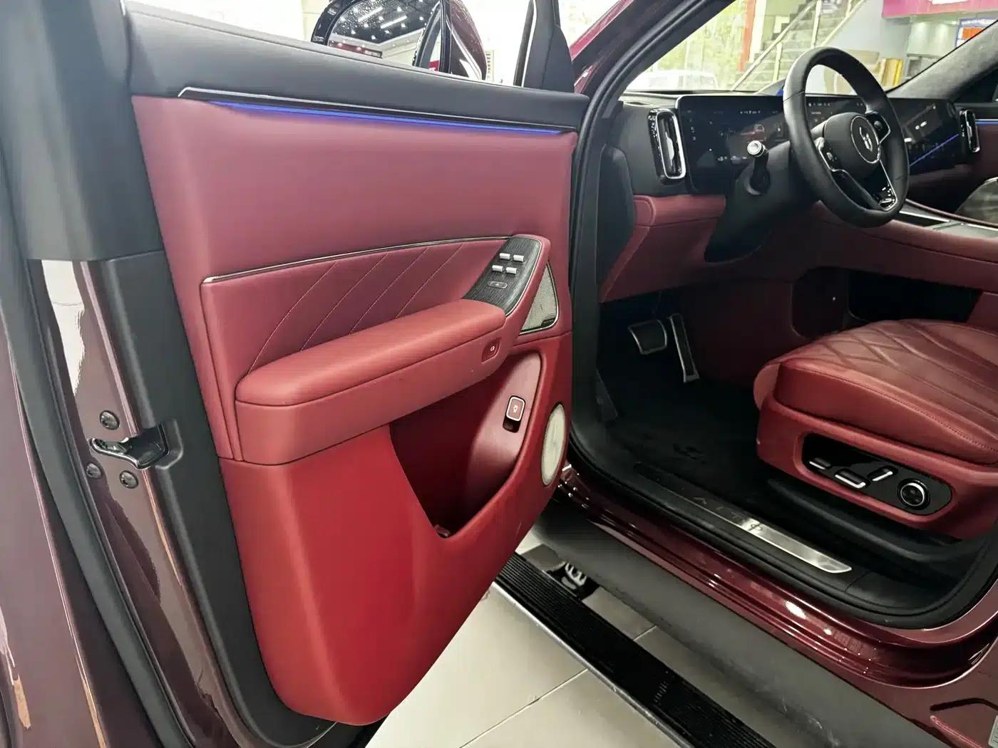 Wenjie M8 2025 Extended Range Ultra Edition 53.4kWh 5-Seat Version (192-line LiDAR) — миниатюра 12
