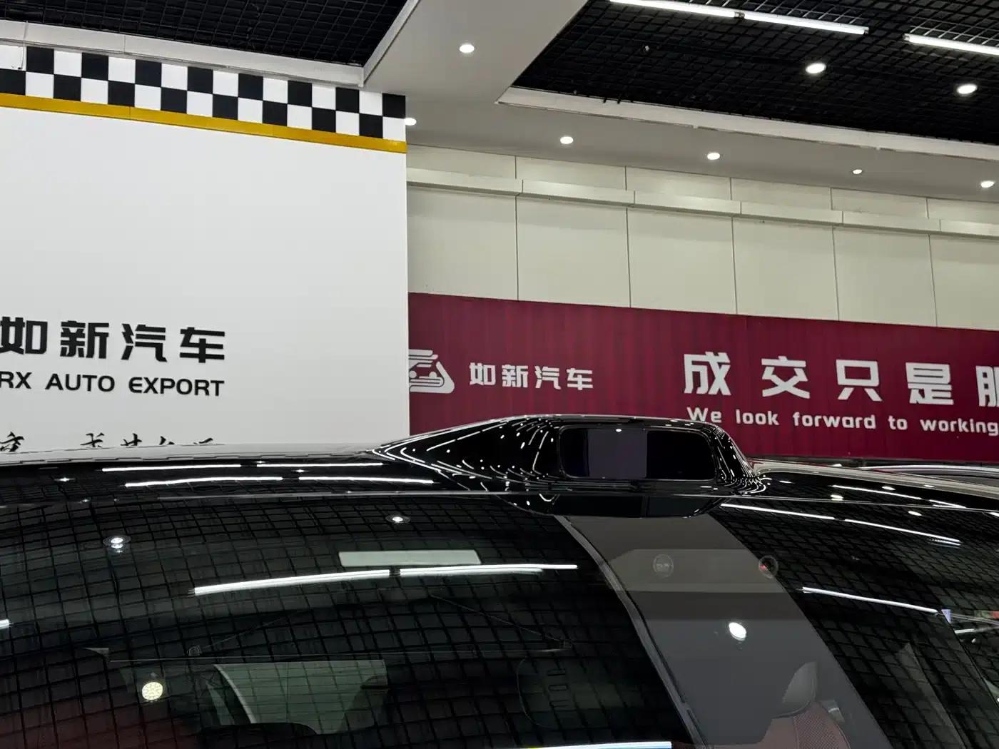 Wenjie M8 2025 Extended Range Ultra Edition 53.4kWh 5-Seat Version (192-line LiDAR) — миниатюра 16