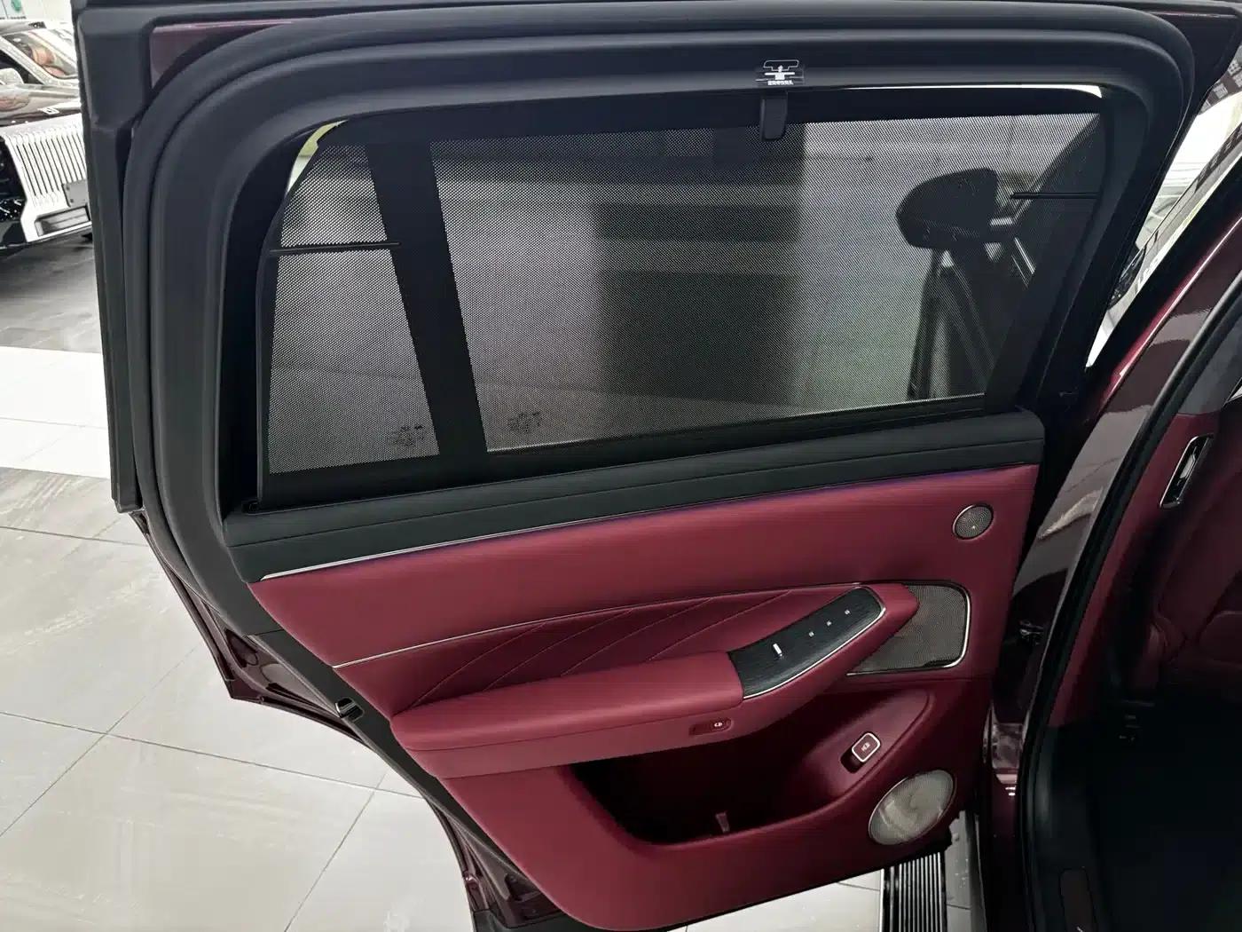 Wenjie M8 2025 Extended Range Ultra Edition 53.4kWh 5-Seat Version (192-line LiDAR) — миниатюра 22