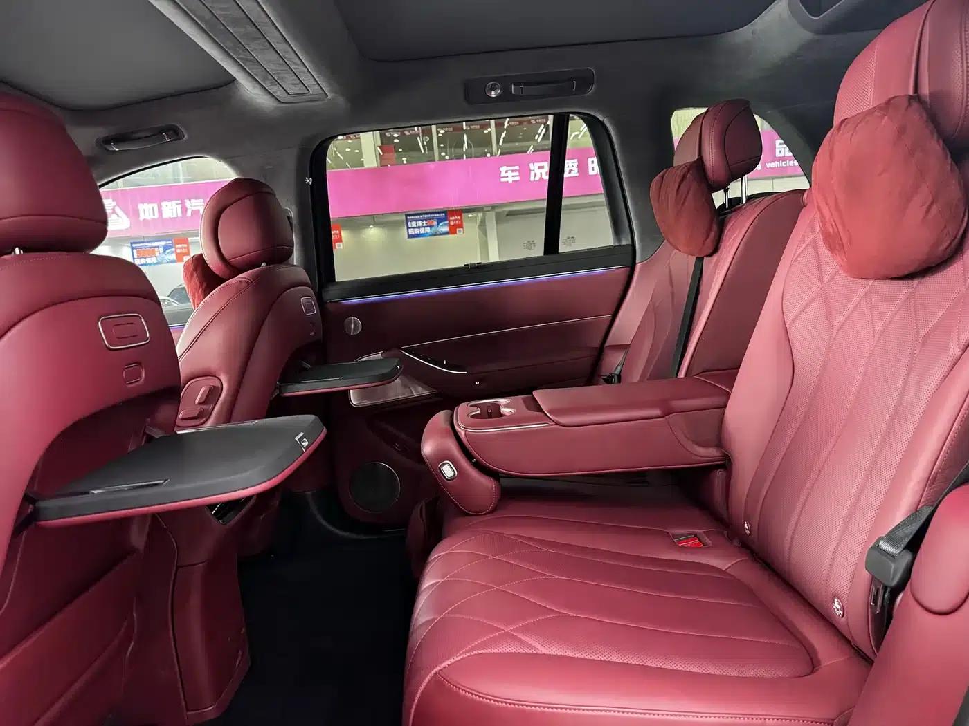 Wenjie M8 2025 Extended Range Ultra Edition 53.4kWh 5-Seat Version (192-line LiDAR) — миниатюра 24